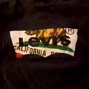 levi’s tee size small